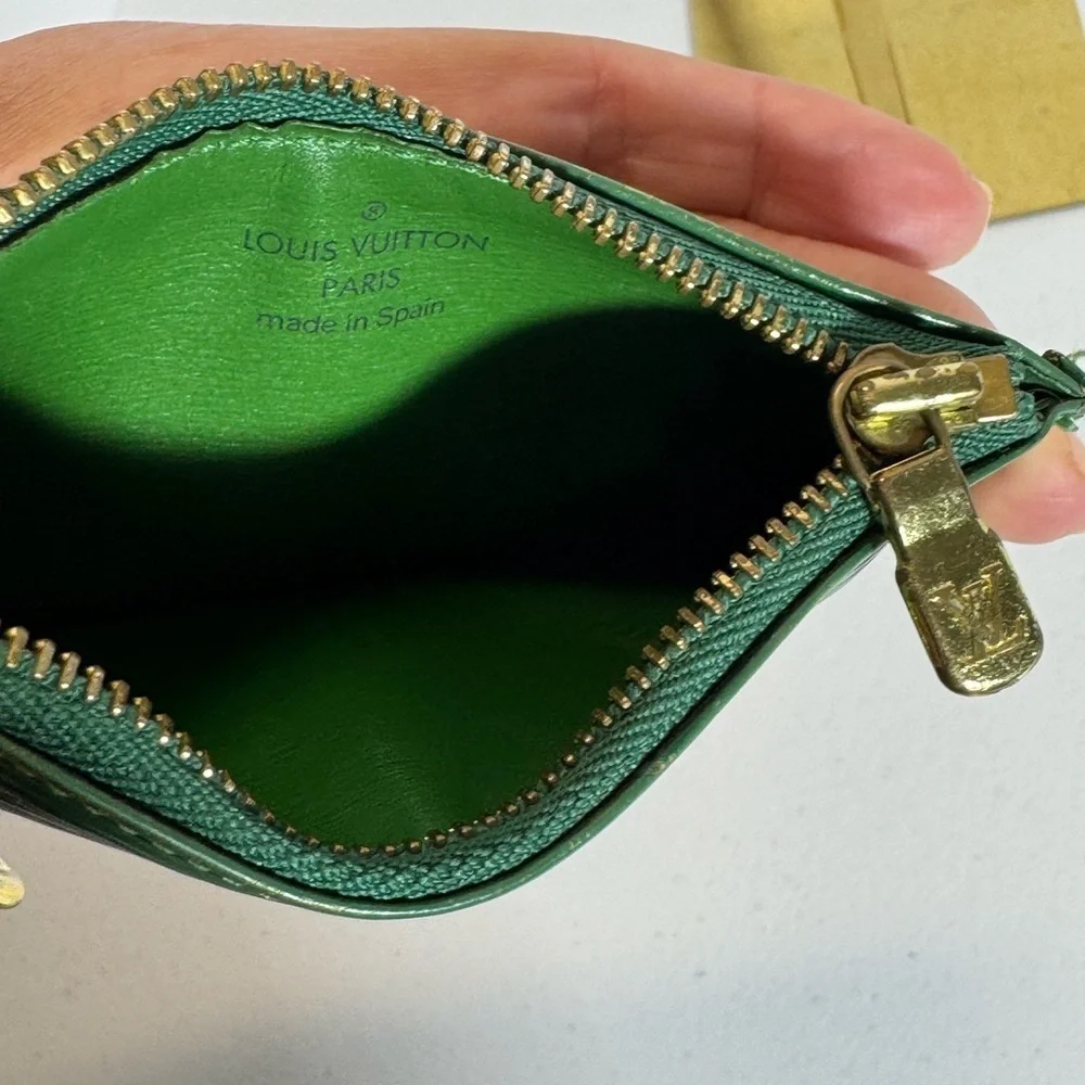 AUTHENTIC Louis Vuitton Green Epi Key Holder